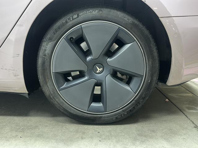 Tesla Model 3 2022 thumb 7