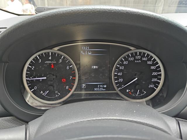 Nissan Tiida 2019 thumb 4