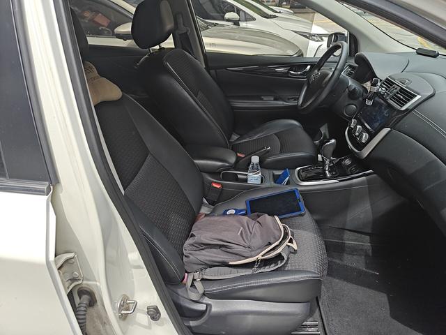 Nissan Tiida 2019 thumb 9