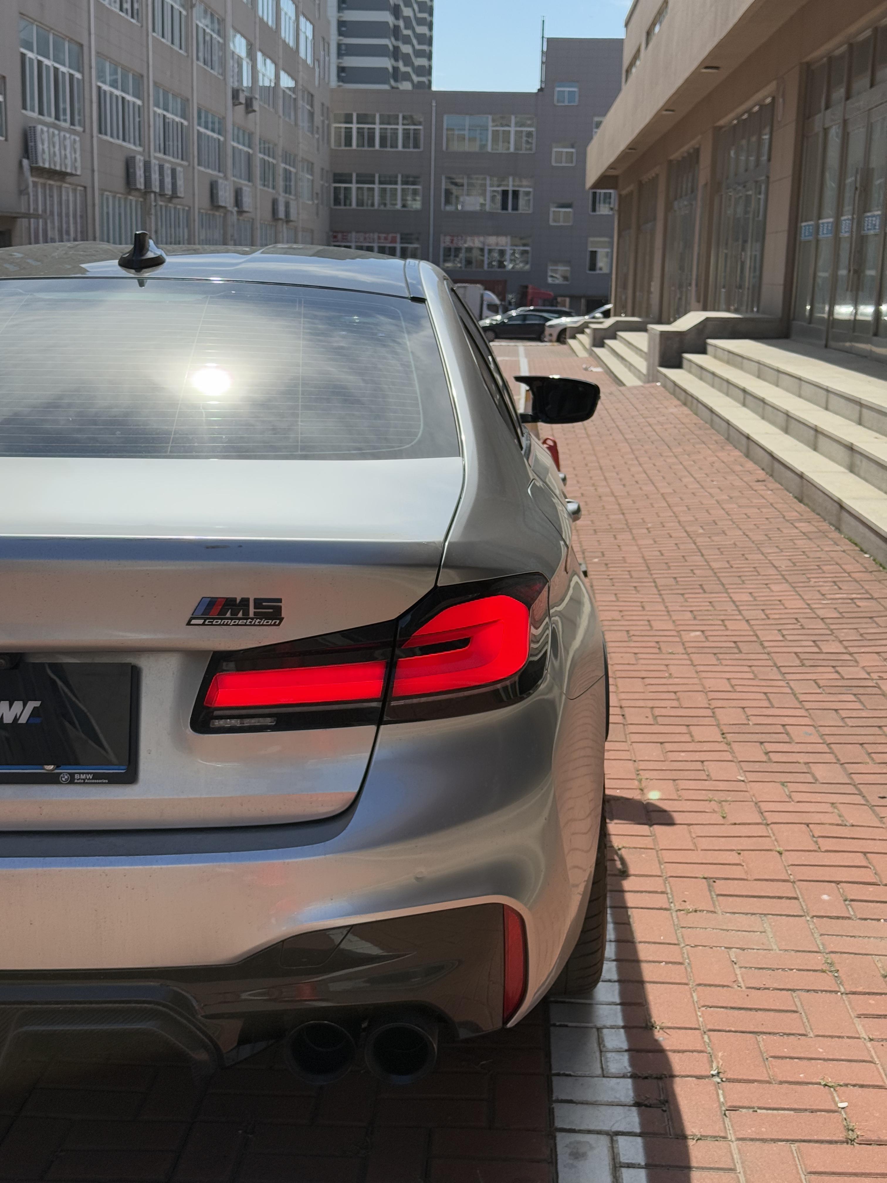 BMW M5 2019 thumb 3