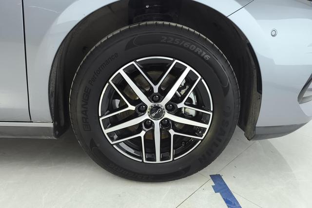 BYD Seal 05 2025 thumb 8