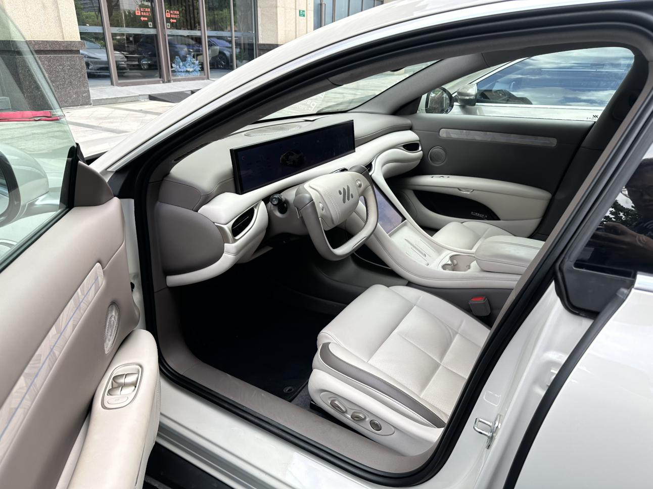 IM Motors (Zhiji) L6 2025 thumb 4