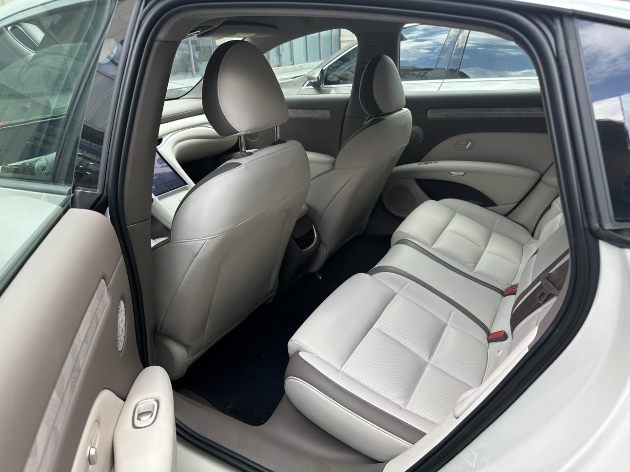 IM Motors (Zhiji) L6 2025 thumb 5