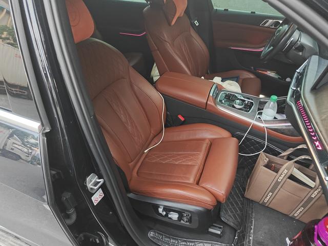 BMW X7 2023 thumb 9