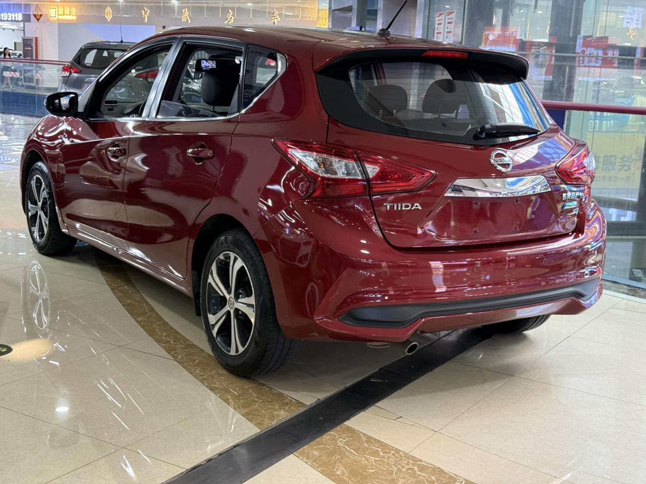 Nissan Tiida 2019 thumb 2