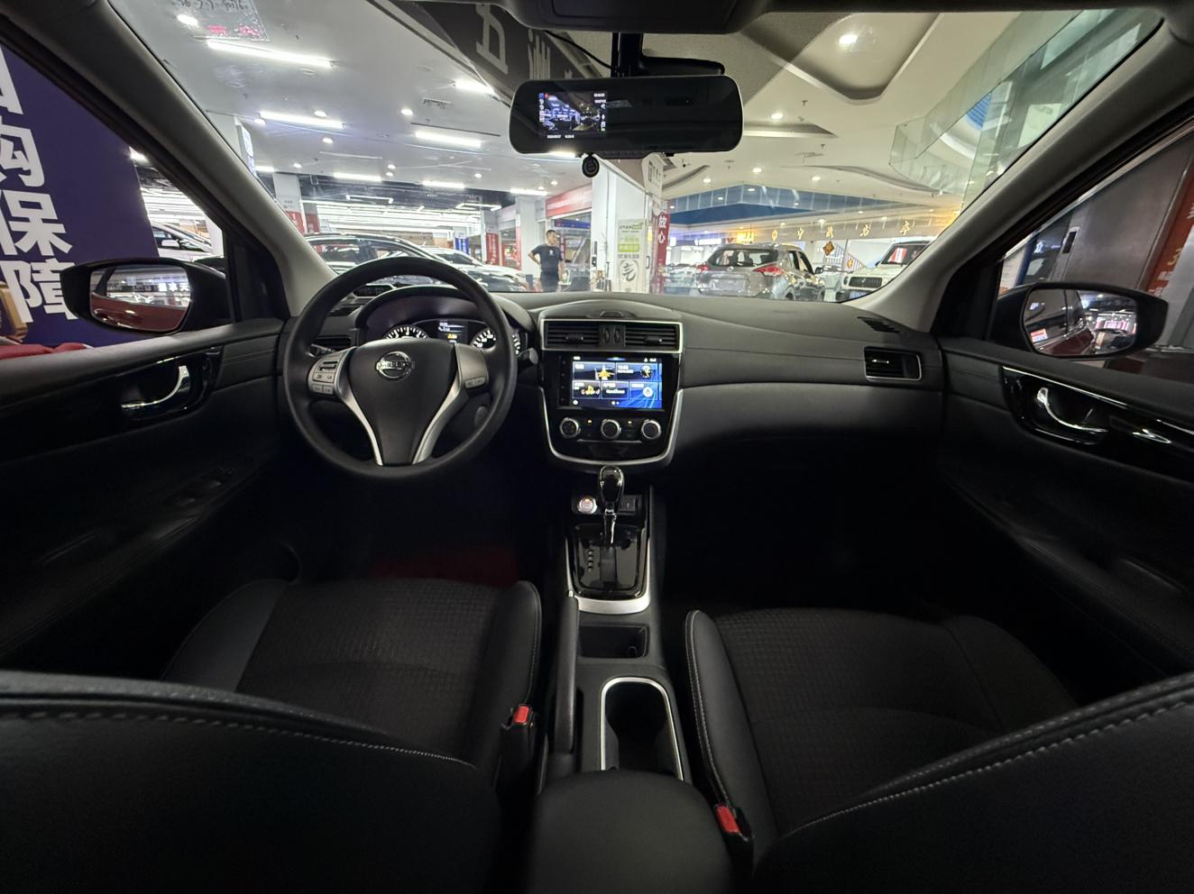 Nissan Tiida 2019 thumb 9