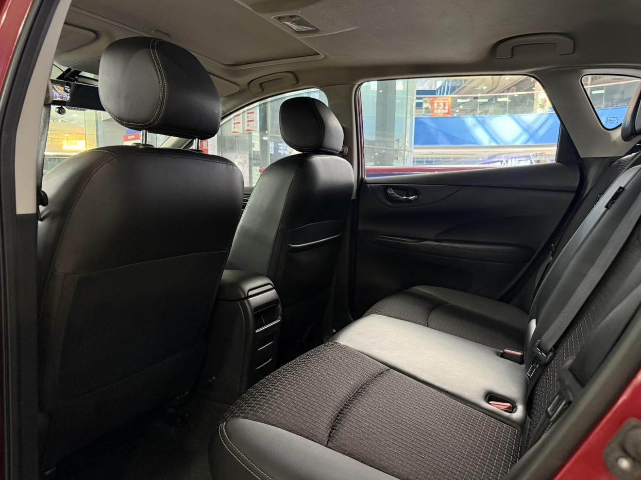 Nissan Tiida 2019 thumb 11