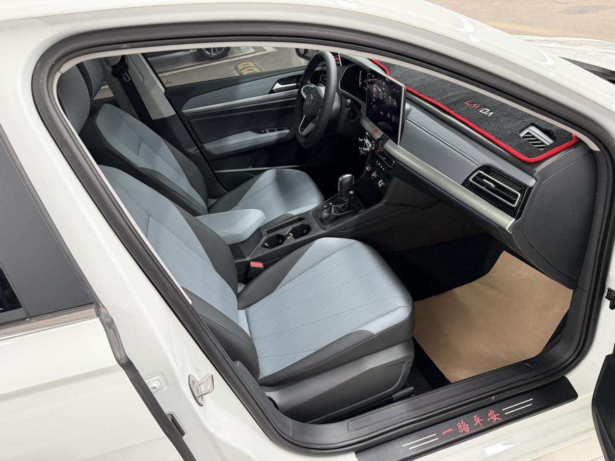 Volkswagen Lavida XR 2024 thumb 11