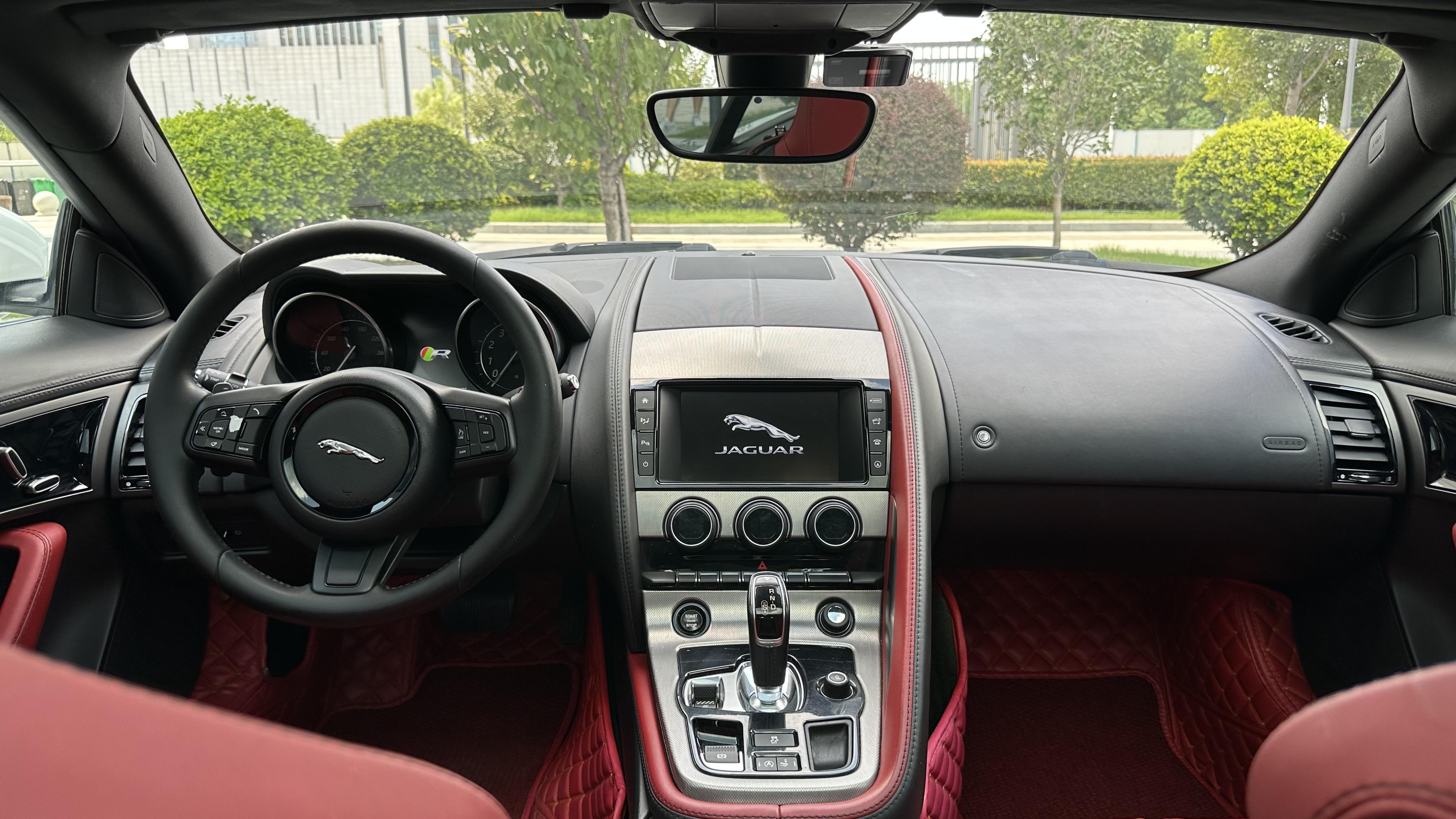 Jaguar F-Type 2016 thumb 8