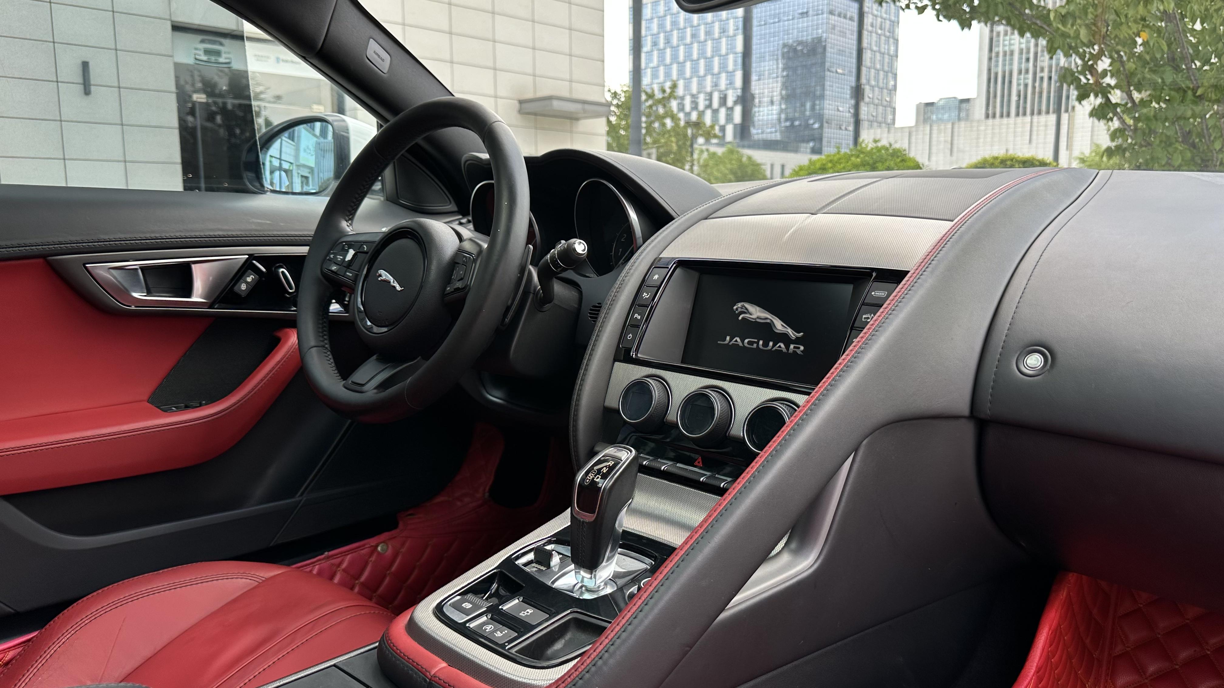 Jaguar F-Type 2016 thumb 12