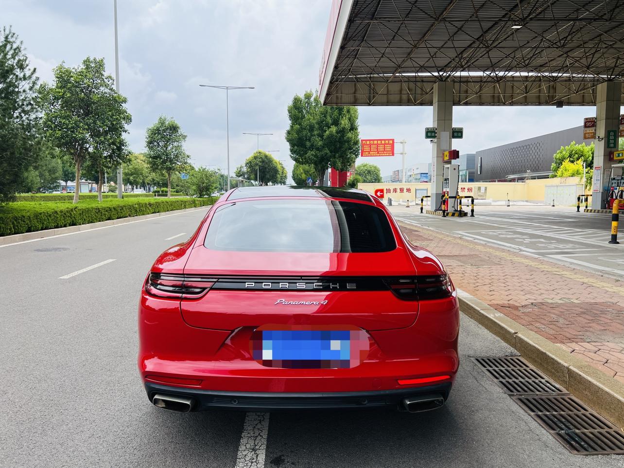 Porsche Panamera 2017 thumb 2