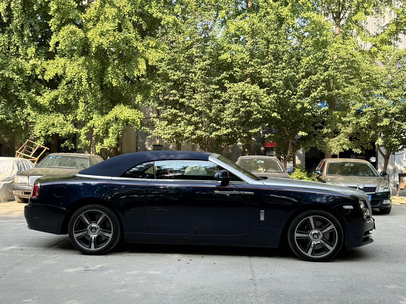 Rolls-Royce Yao Ying 2015 thumb 2