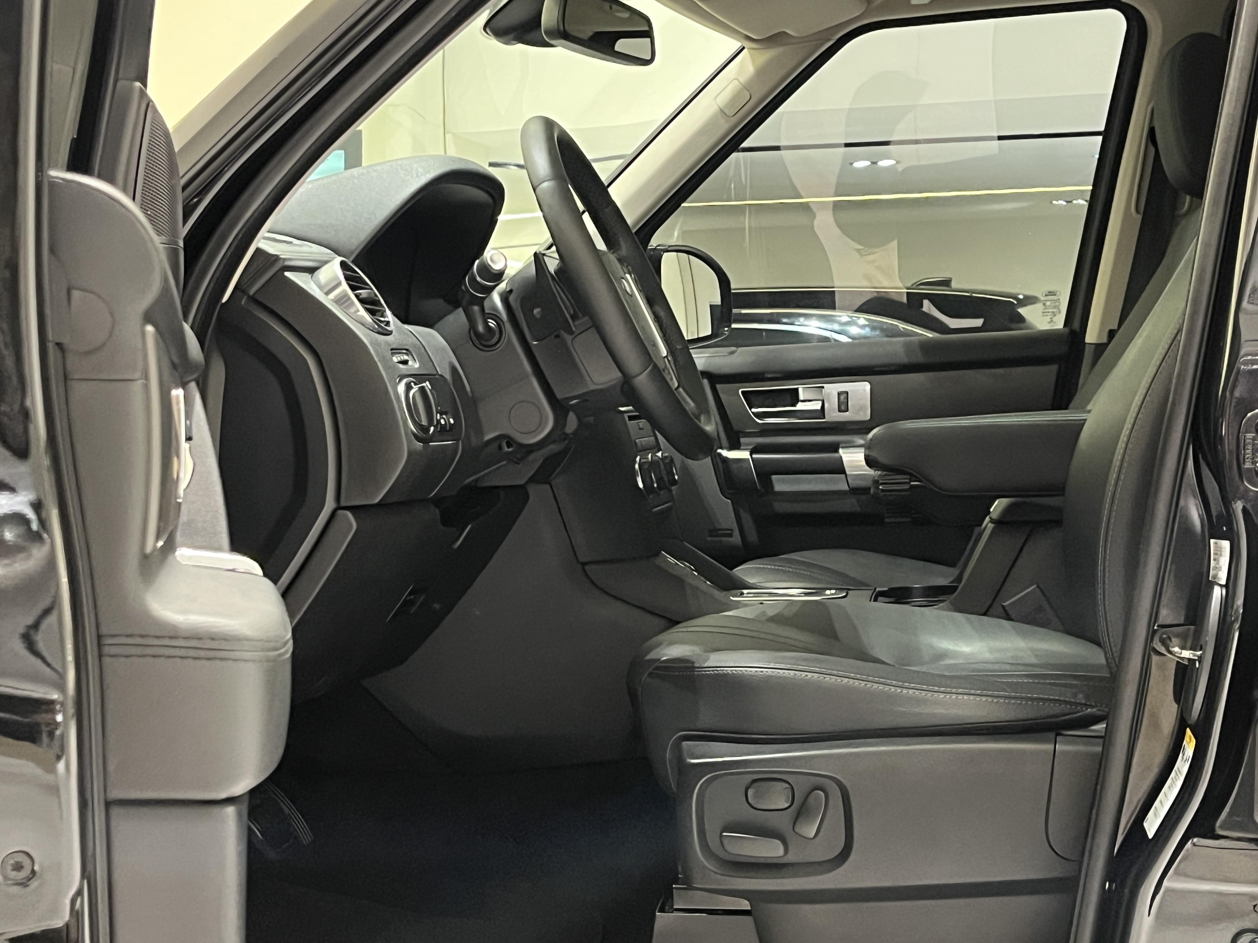 Land Rover Discovery 2014 thumb 12