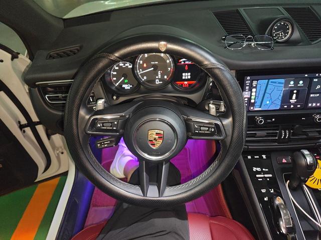 Porsche Macan 2022 thumb 5