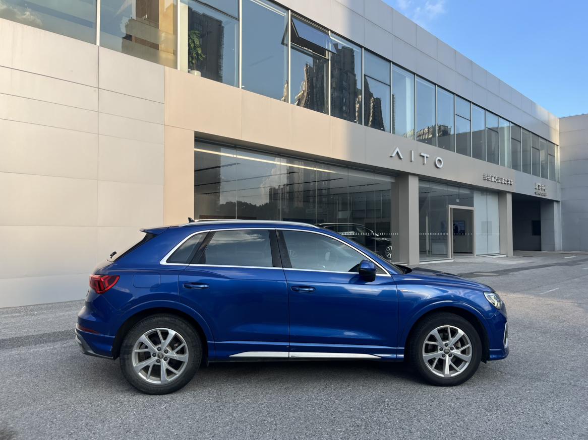 Audi Q3 2019 thumb 4