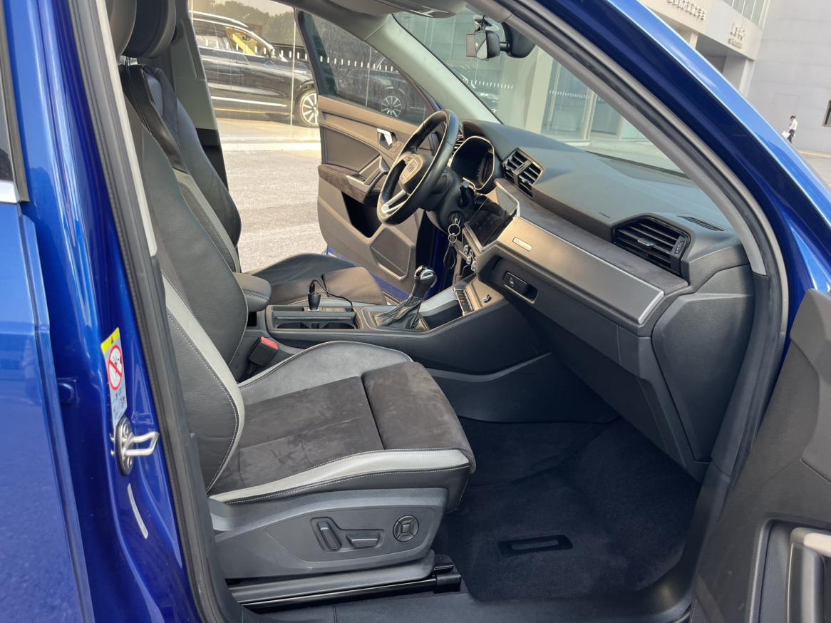 Audi Q3 2019 thumb 5