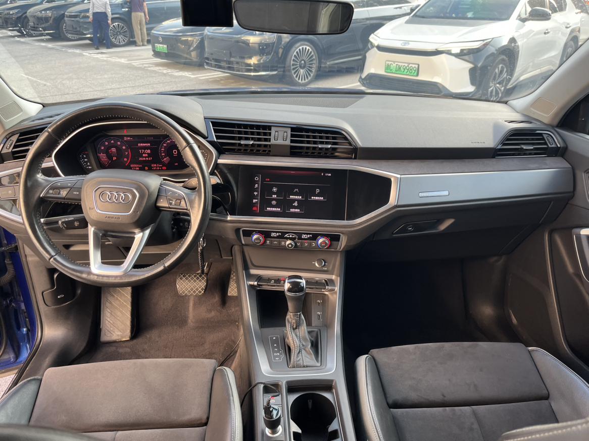 Audi Q3 2019 thumb 6