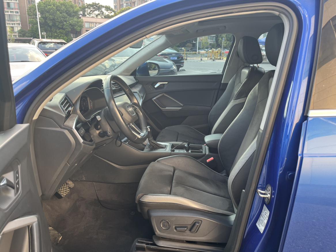 Audi Q3 2019 thumb 9