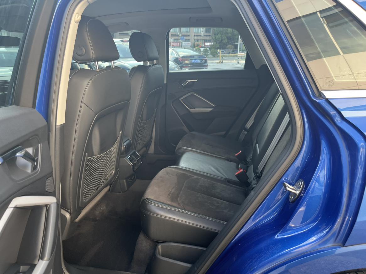 Audi Q3 2019 thumb 10