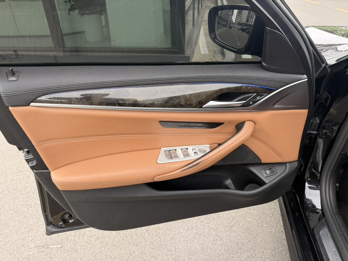 BMW 5 серии 2018 thumb 8