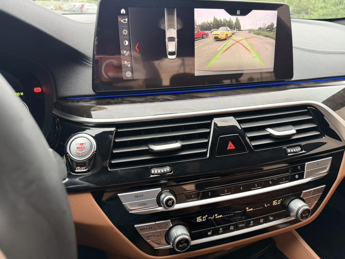 BMW 5 серии 2018 thumb 10