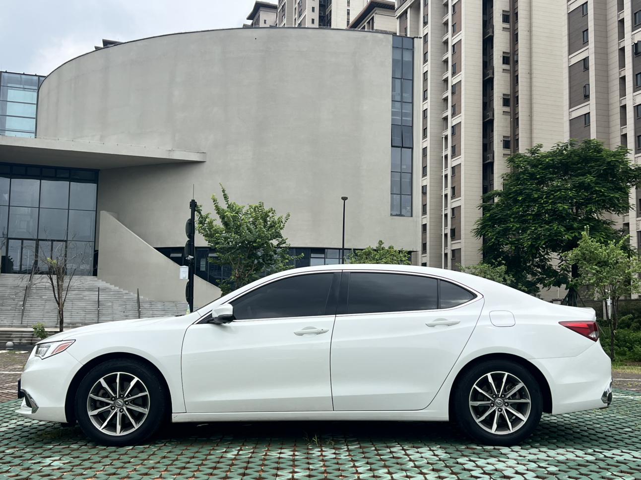 Acura TLX-L 2018 thumb 2