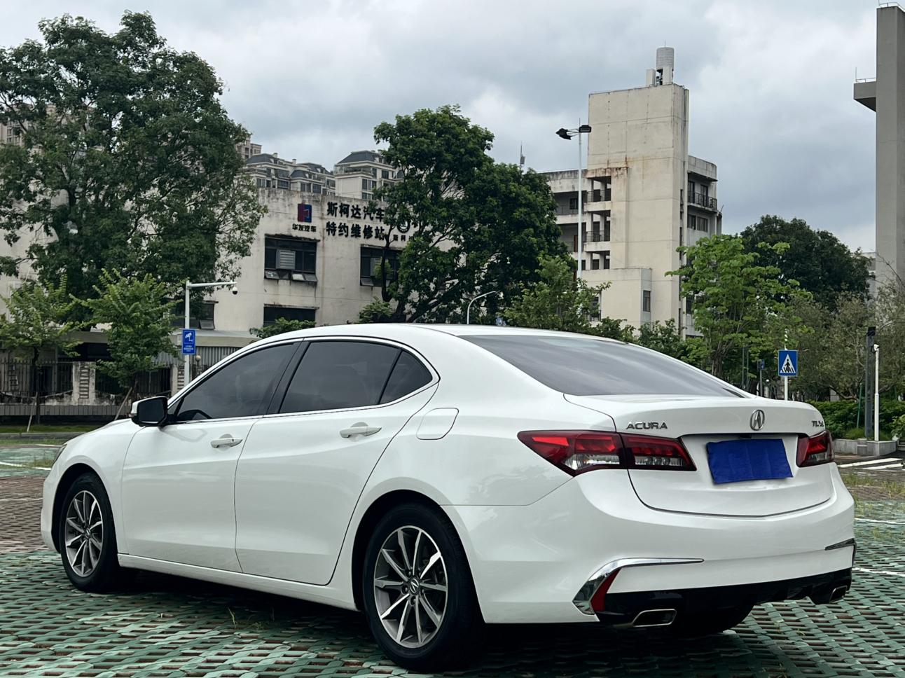 Acura TLX-L 2018 thumb 3
