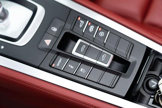 Porsche 718 2018 thumb 7