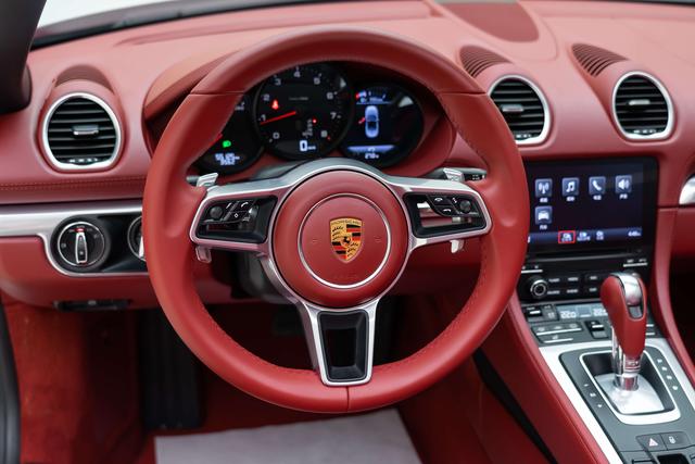 Porsche 718 2018 thumb 10