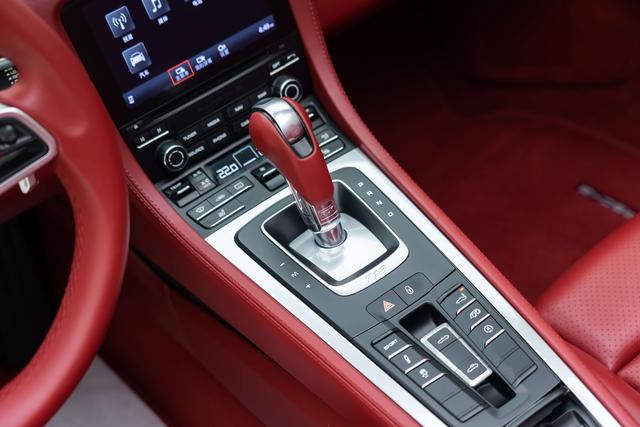 Porsche 718 2018 thumb 11