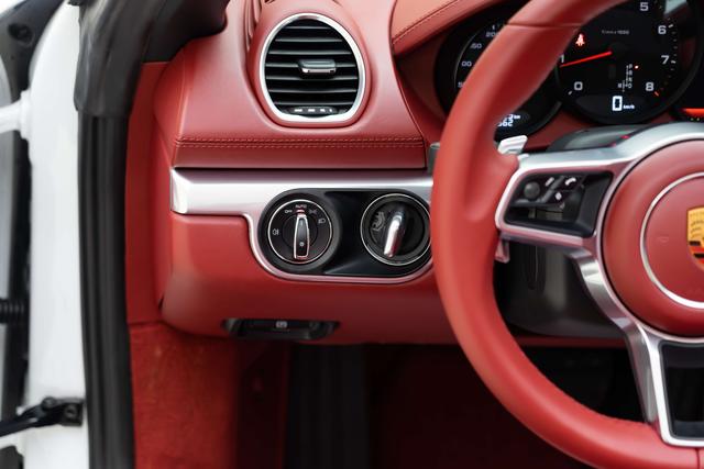 Porsche 718 2018 thumb 12