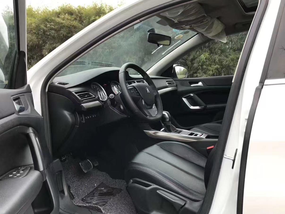 Peugeot 408 2015 thumb 6