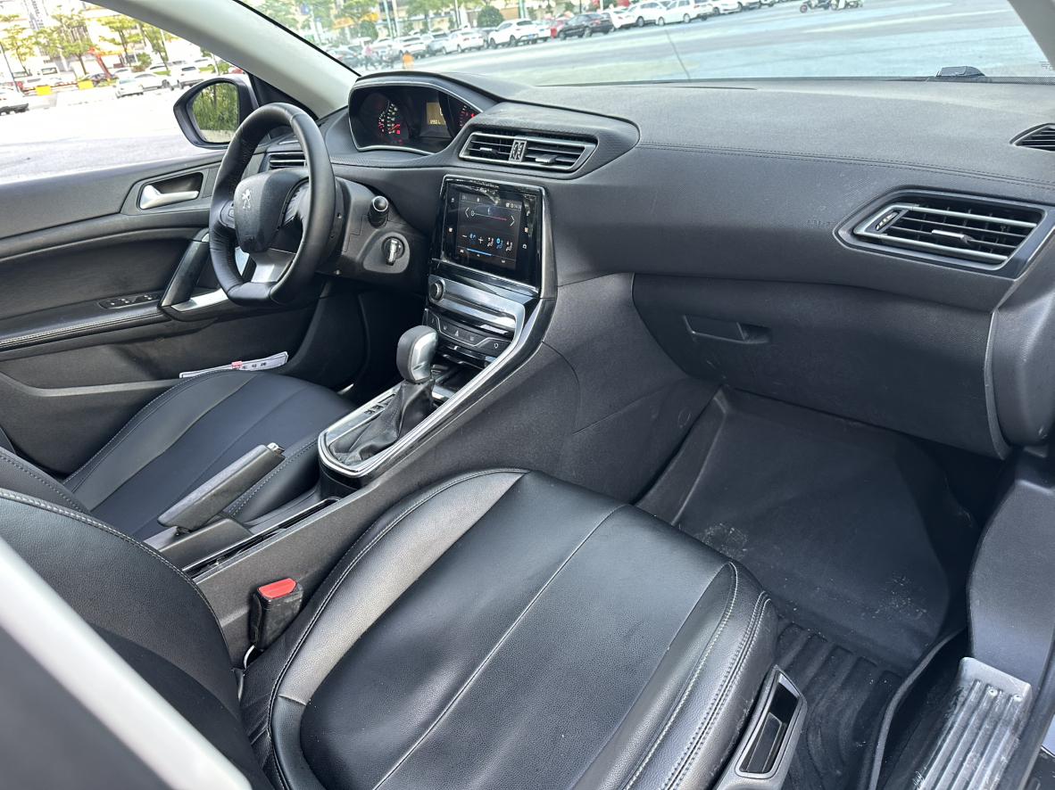 Peugeot 308 2016 thumb 6