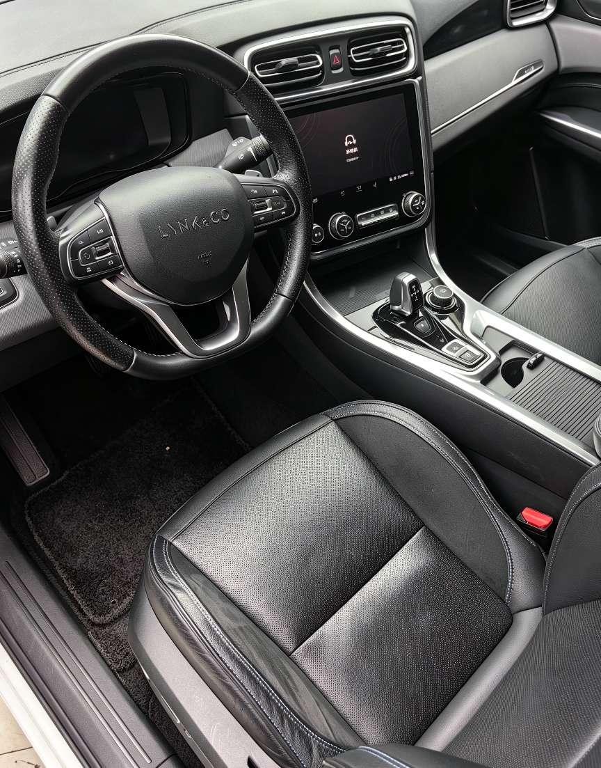 Lynk & Co 01 EM-P 2018 thumb 9