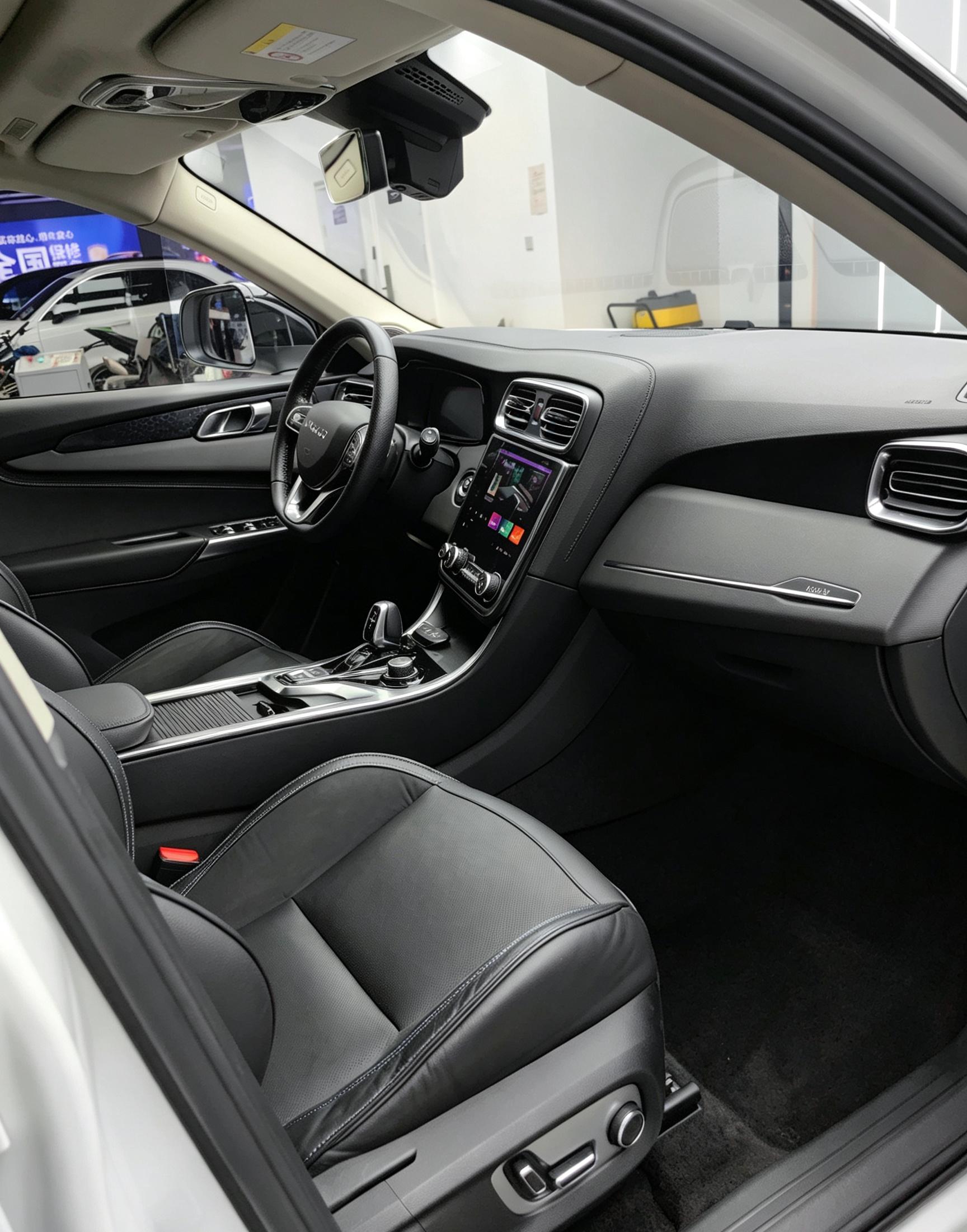 Lynk & Co 01 EM-P 2018 thumb 10