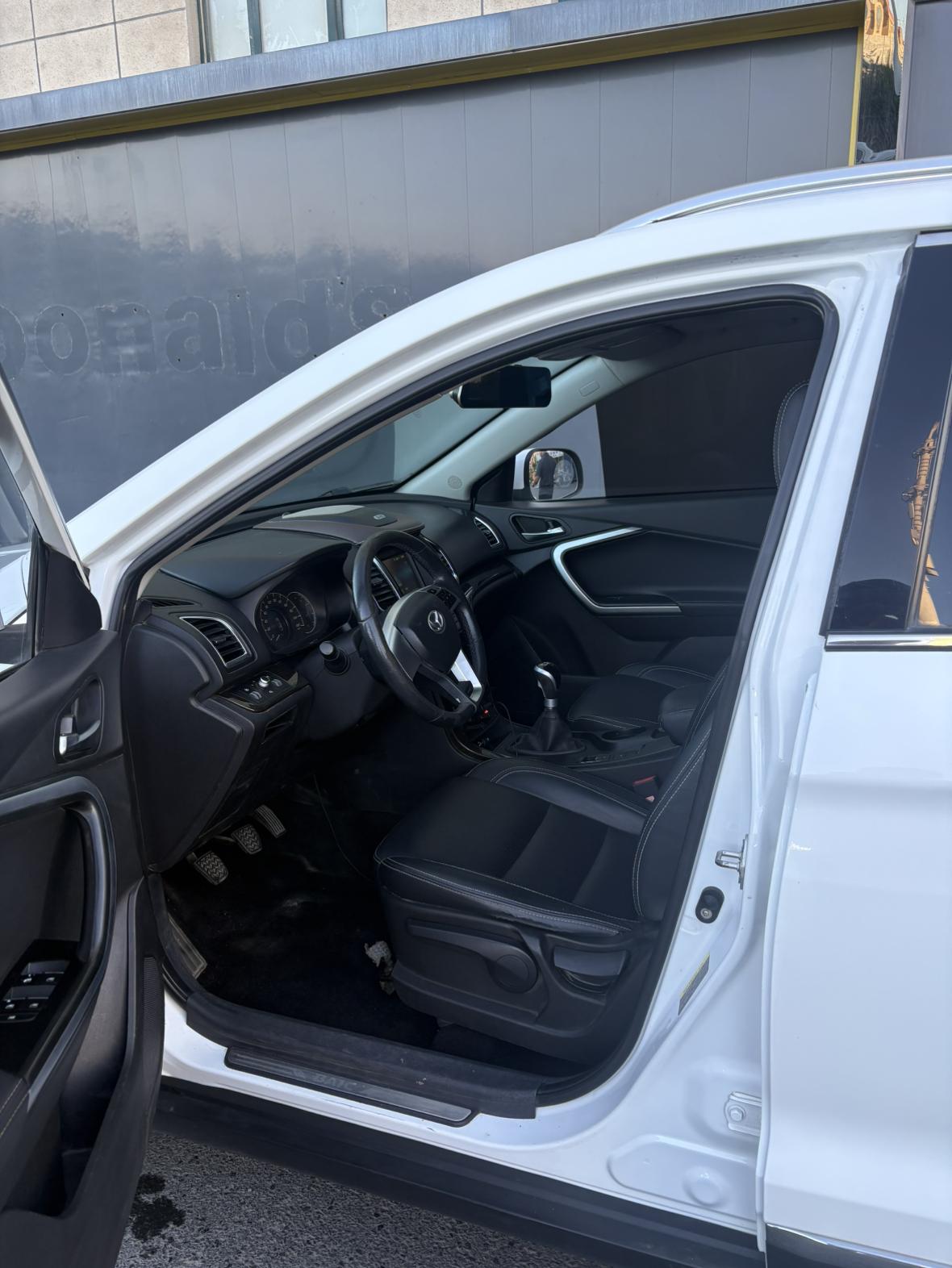 BAIC Huansu S6 2016 thumb 6