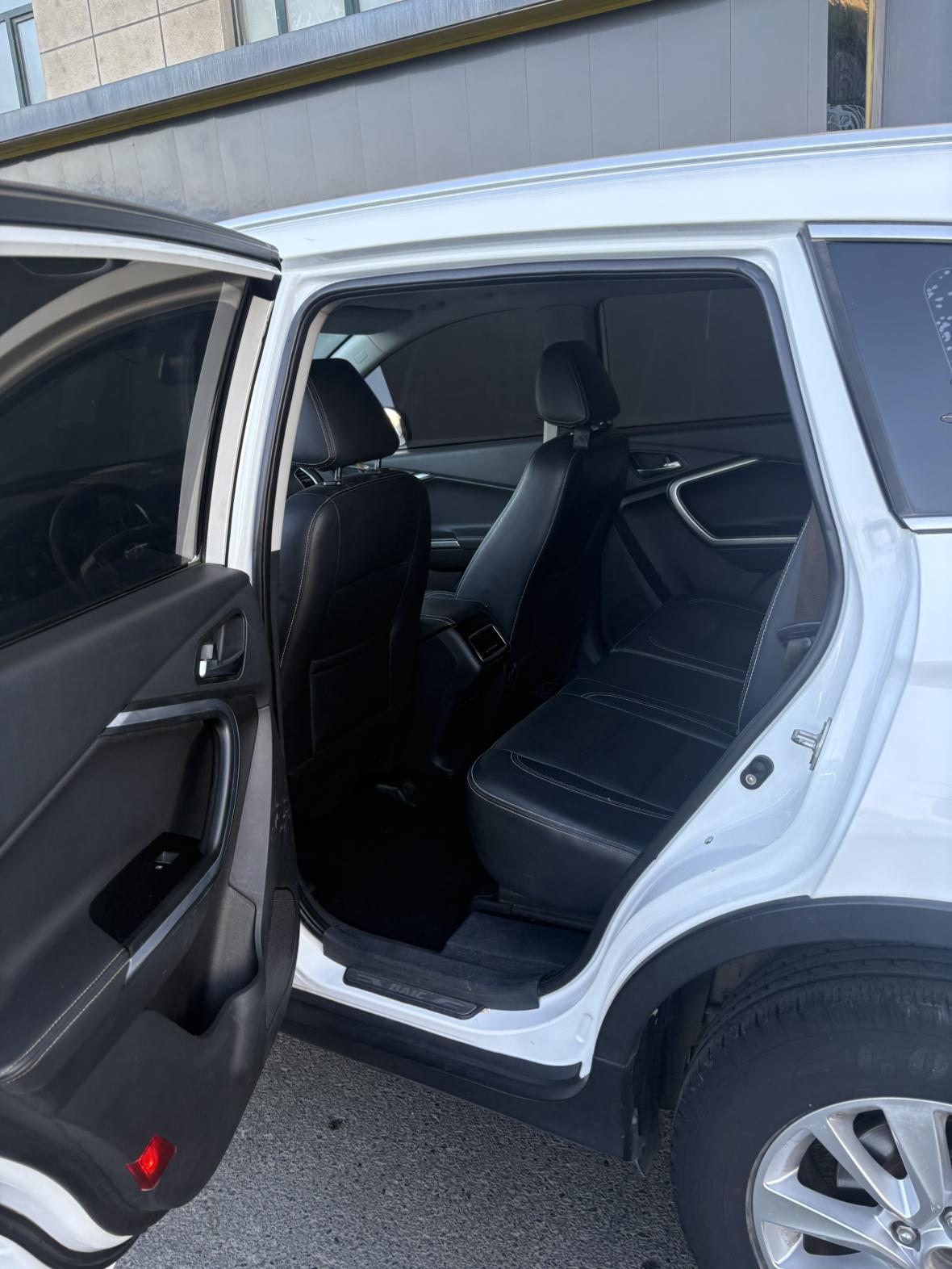 BAIC Huansu S6 2016 thumb 7