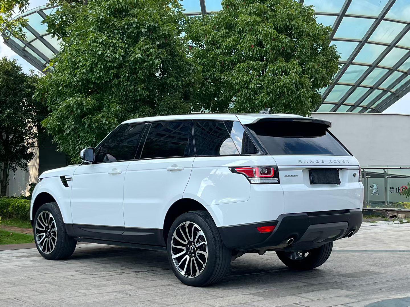 Land Rover Range Rover Sport 2017 thumb 3