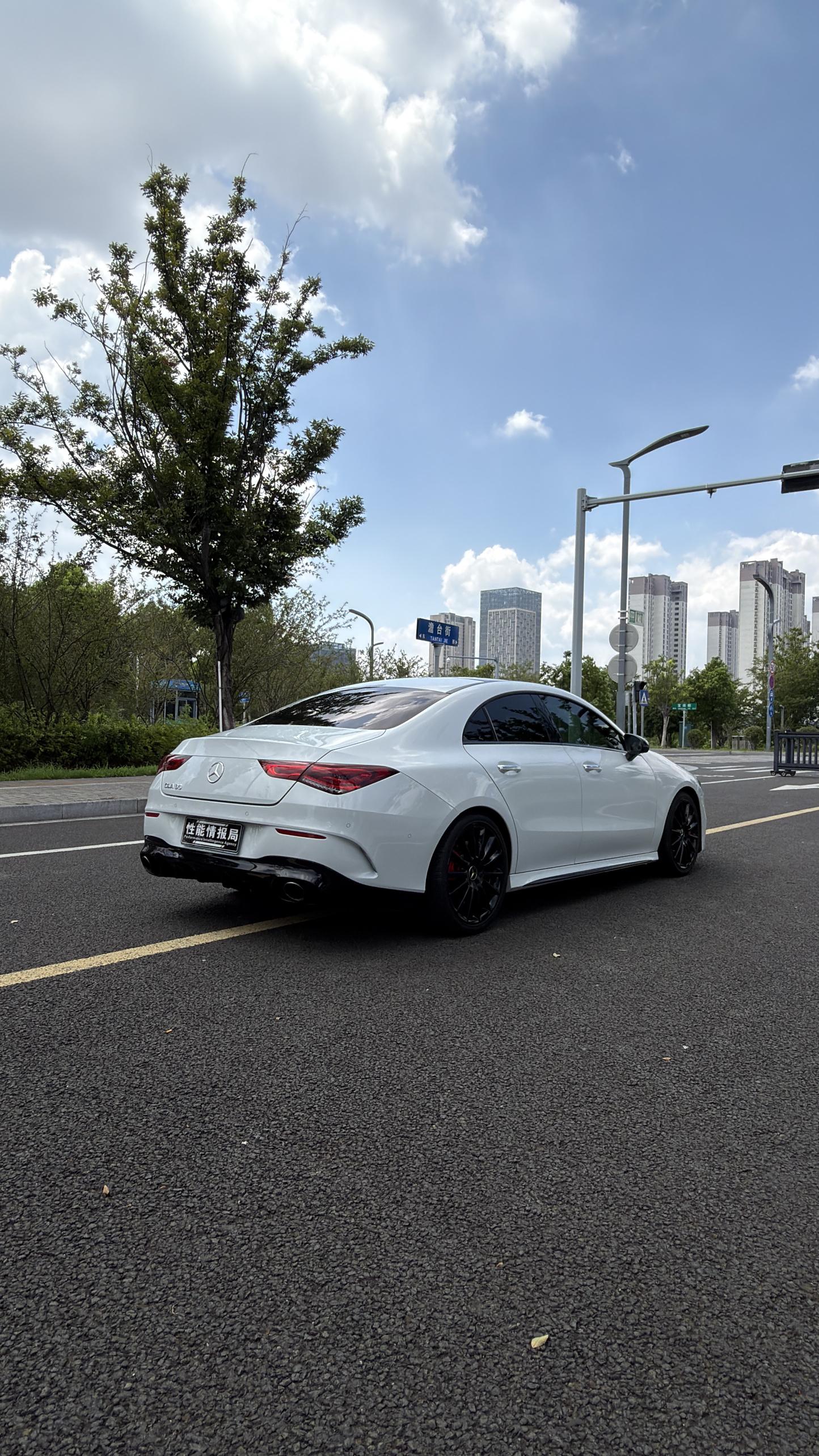 Mercedes-Benz CLA AMG 2020 thumb 3