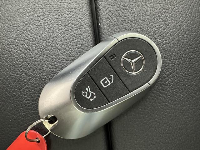 Mercedes-Benz EQE SUV 2024 thumb 9