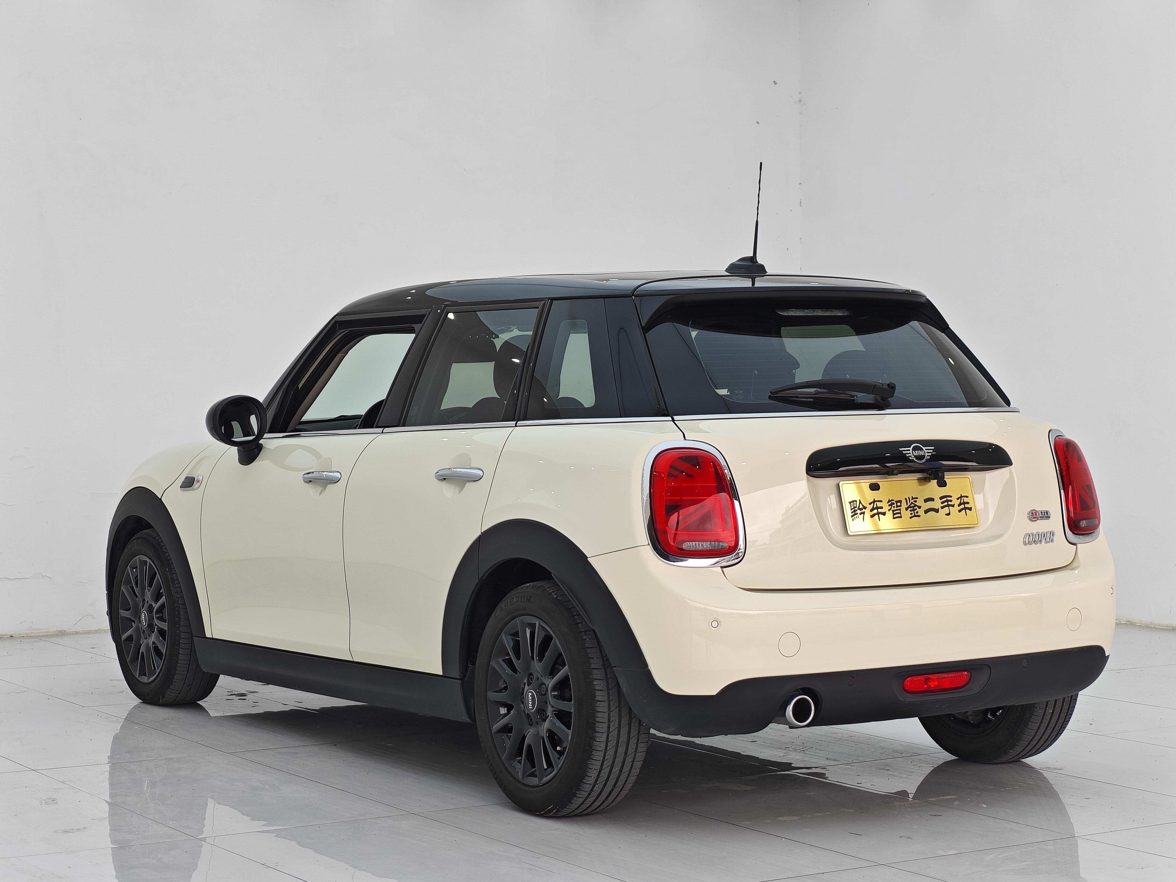 Mini Hatch 2018 thumb 3