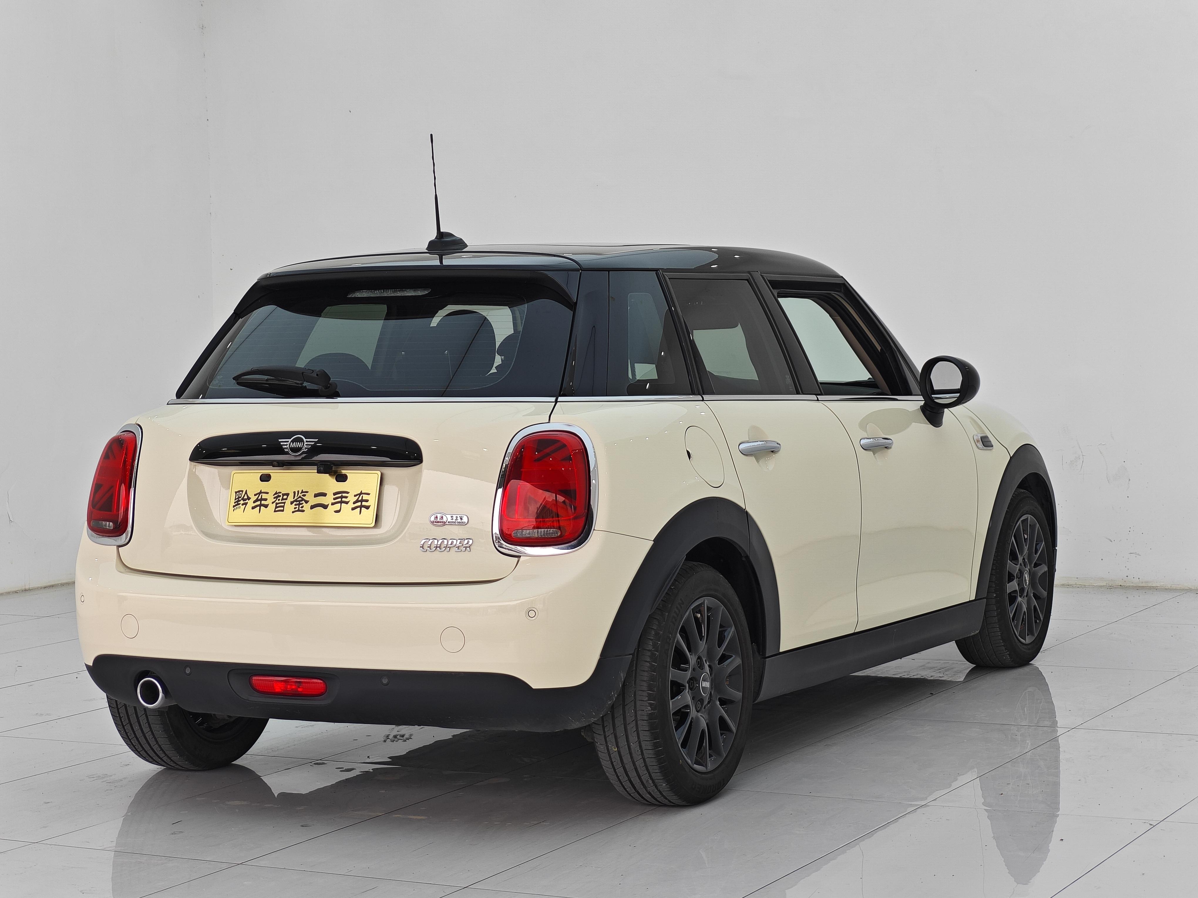Mini Hatch 2018 thumb 5