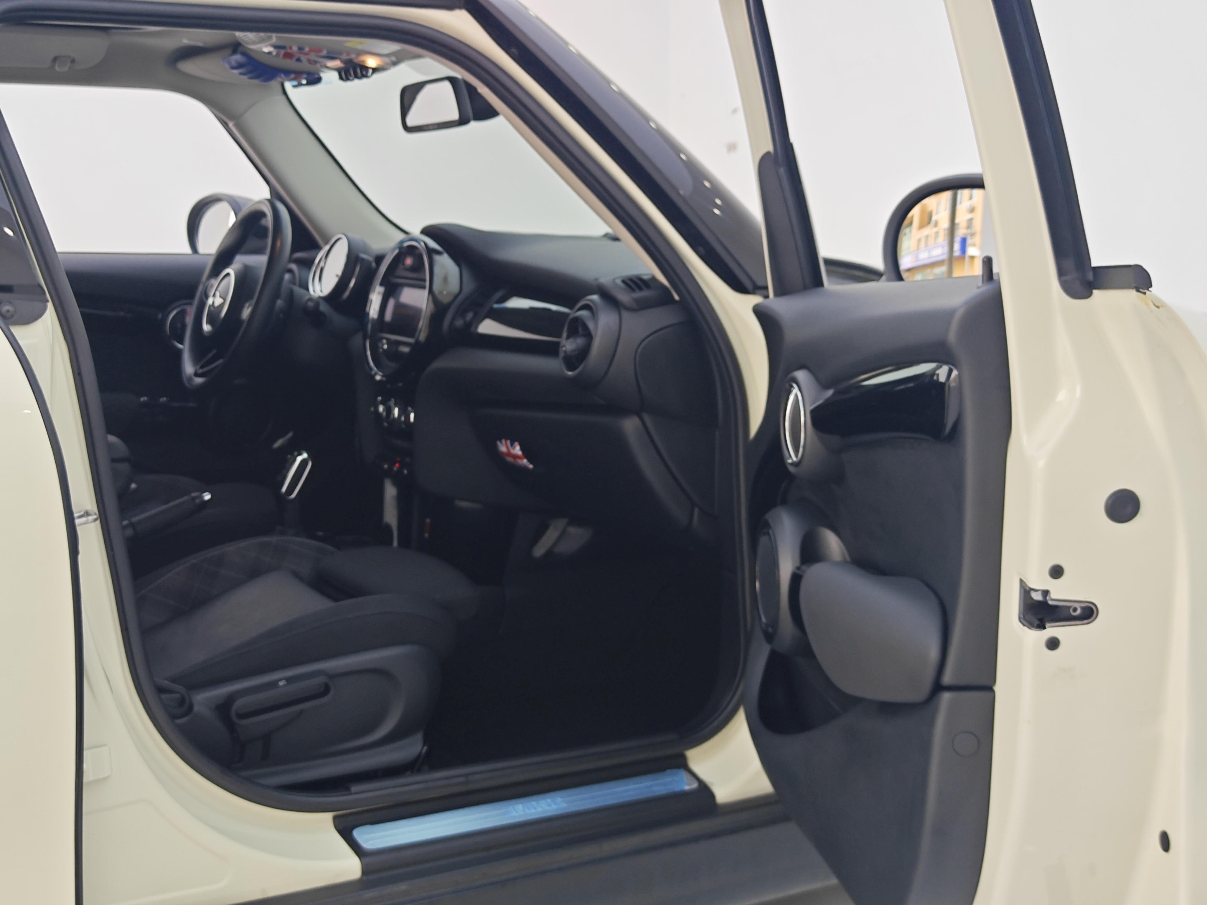 Mini Hatch 2018 thumb 12