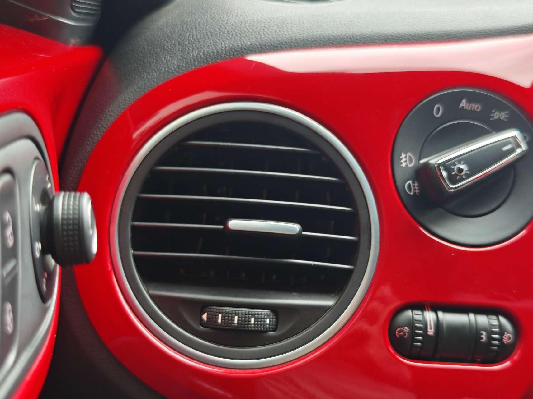 Volkswagen Beetle 2017 thumb 11