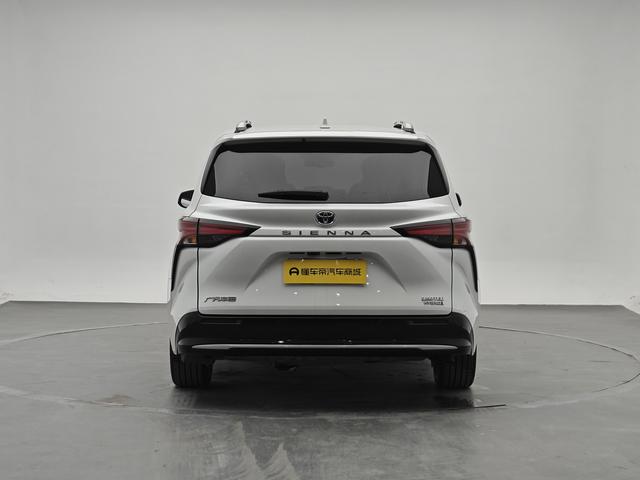 Toyota Sienna 2023 thumb 4