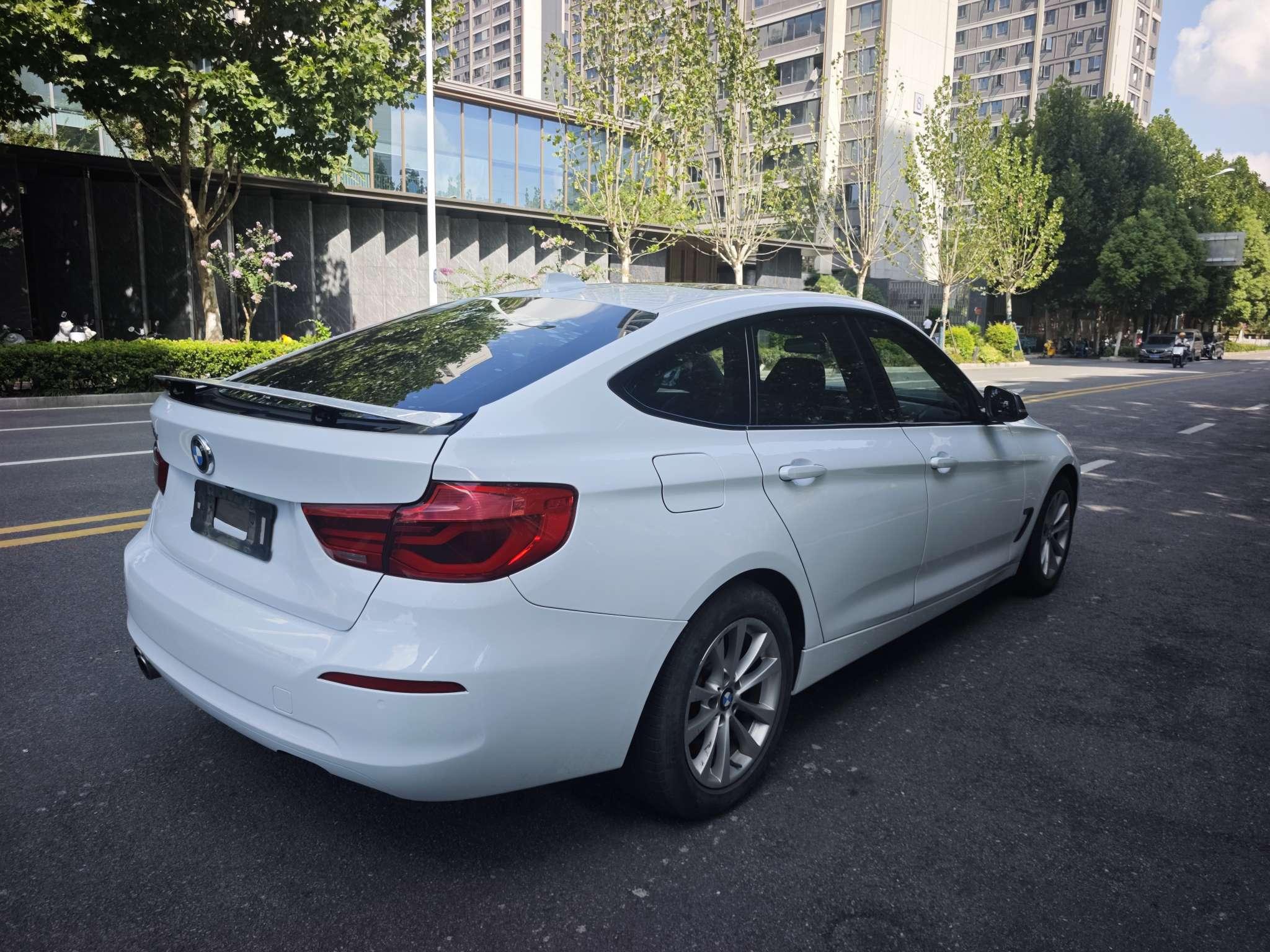 BMW 3 серии 2017 thumb 4