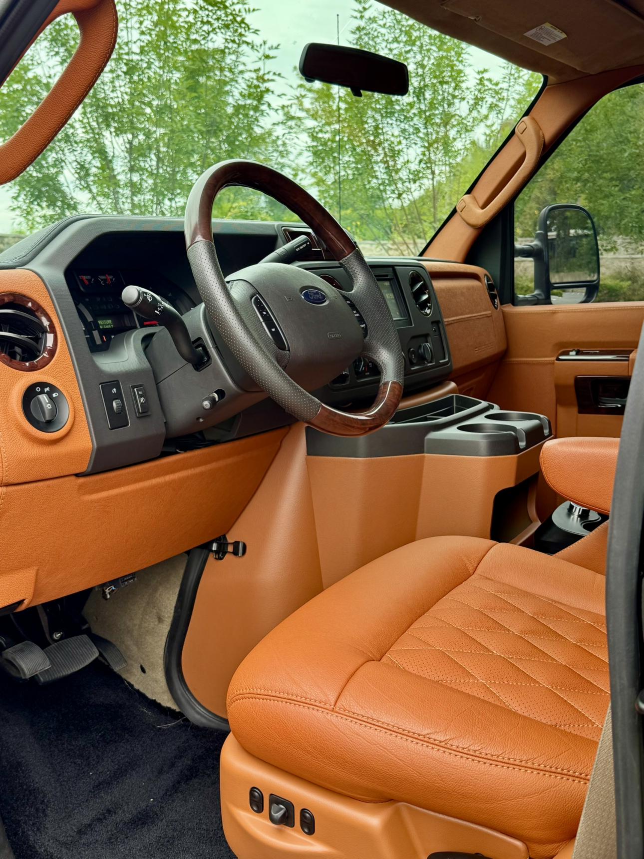 Ford E350 2013 thumb 4