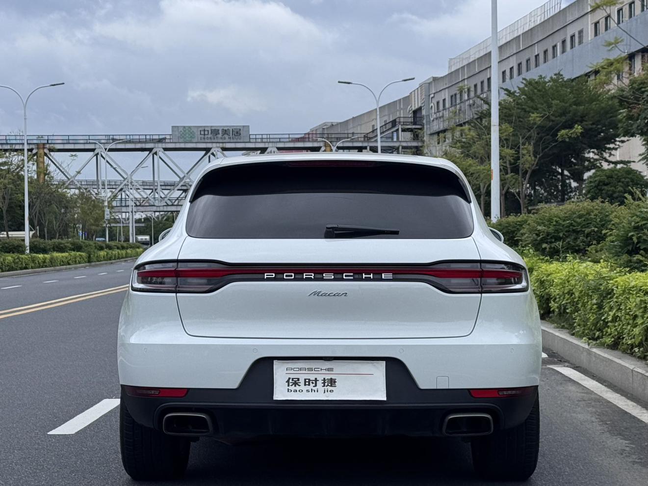 Porsche Macan 2018 thumb 3