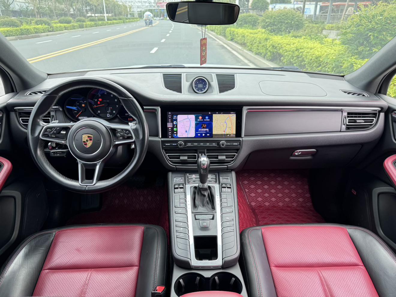 Porsche Macan 2018 thumb 5