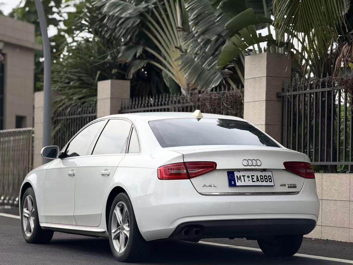 Audi A4 2015 thumb 2